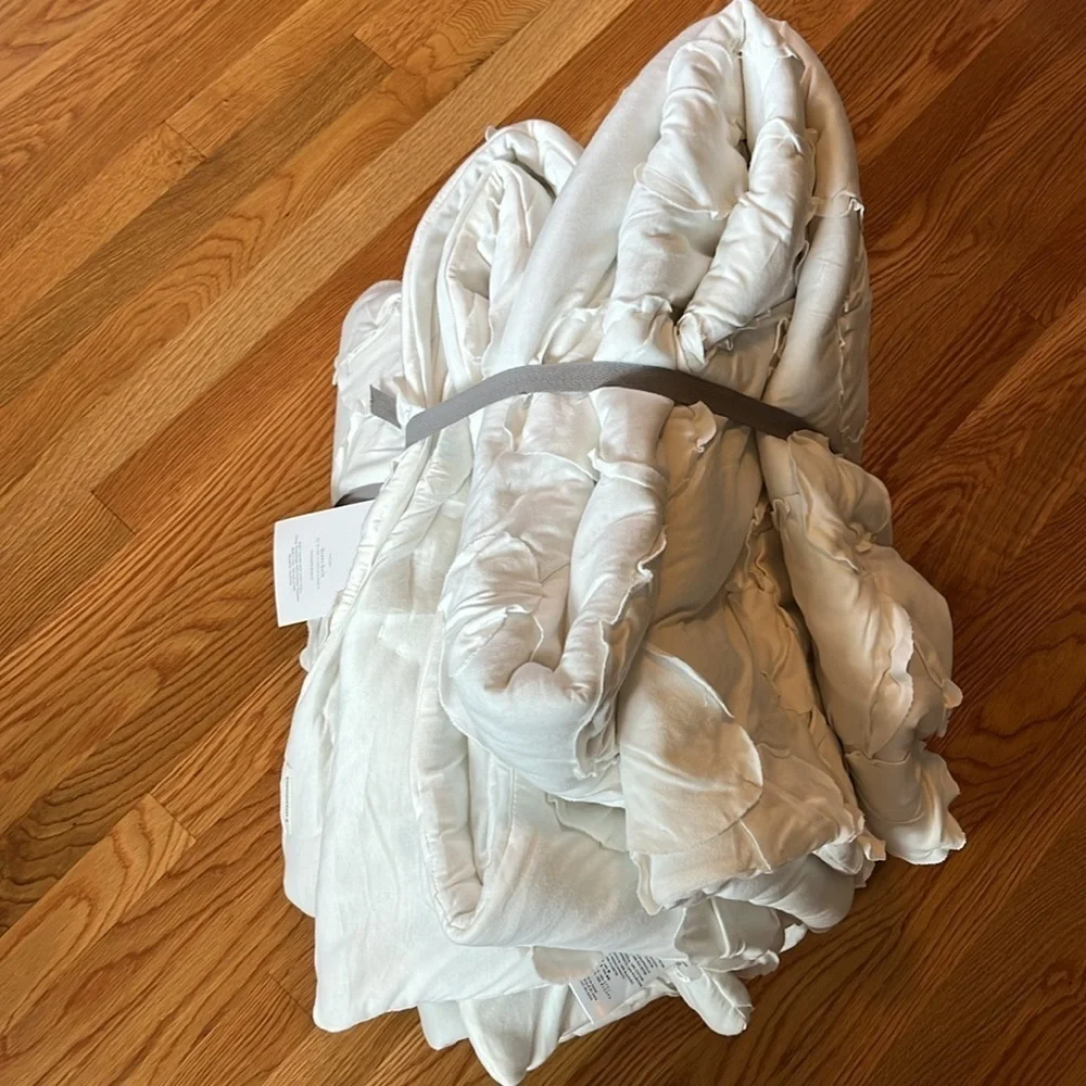 Anthropologie Alyssa Jersey Quilt in White Size Queen NWT